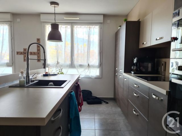 Appartement F3 &agrave; louer - 3 pi&egrave;ces - 65,15 m2 - St Martin D Heres - 38 - RHONE-ALPES