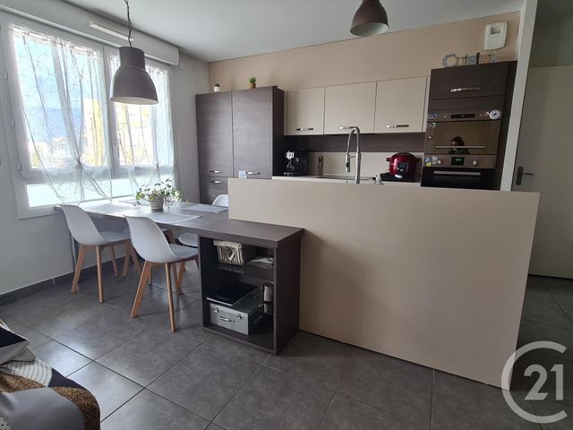 Appartement F3 &agrave; louer - 3 pi&egrave;ces - 65,15 m2 - St Martin D Heres - 38 - RHONE-ALPES