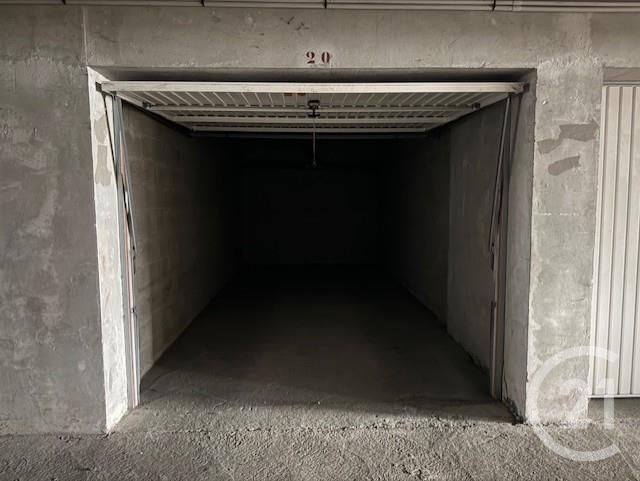 Parking &agrave; louer - 15 m2 - Grenoble - 38 - RHONE-ALPES