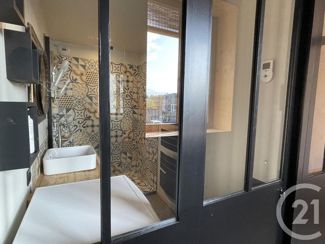 Appartement F2 &agrave; louer - 2 pi&egrave;ces - 70,21 m2 - Voiron - 38 - RHONE-ALPES
