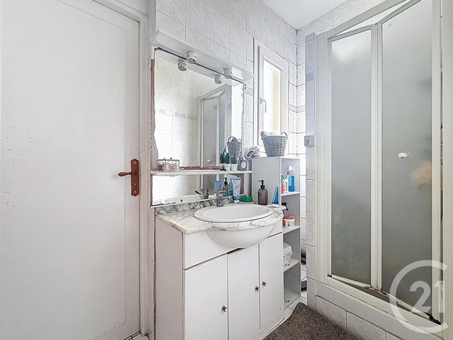 Appartement F4 à vendre - 4 pièces - 65,03 m2 - Ste Genevieve Des Bois - 91 - ILE-DE-FRANCE