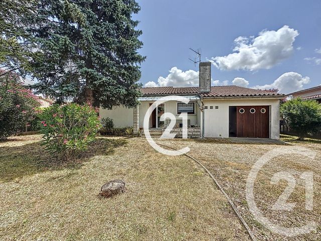 Maison à vendre - 5 pièces - 85,20 m2 - Chateaubernard - 16 - POITOU-CHARENTES