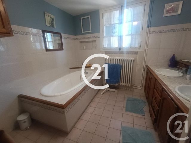 Maison à vendre - 5 pièces - 184 m2 - St Sulpice De Cognac - 16 - POITOU-CHARENTES