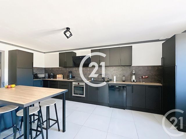 Maison à vendre - 7 pièces - 216,50 m2 - Boutiers St Trojan - 16 - POITOU-CHARENTES