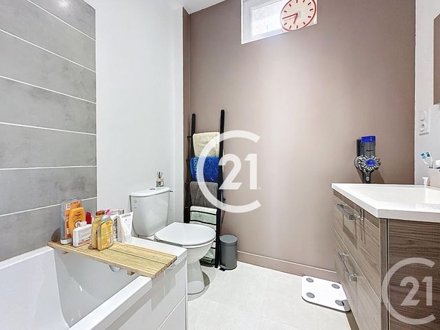 Appartement T2 à vendre - 2 pièces - 83 m2 - Cognac - 16 - POITOU-CHARENTES