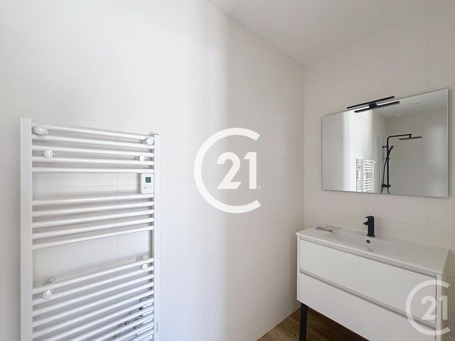 Maison à vendre - 4 pièces - 120,50 m2 - Chateaubernard - 16 - POITOU-CHARENTES