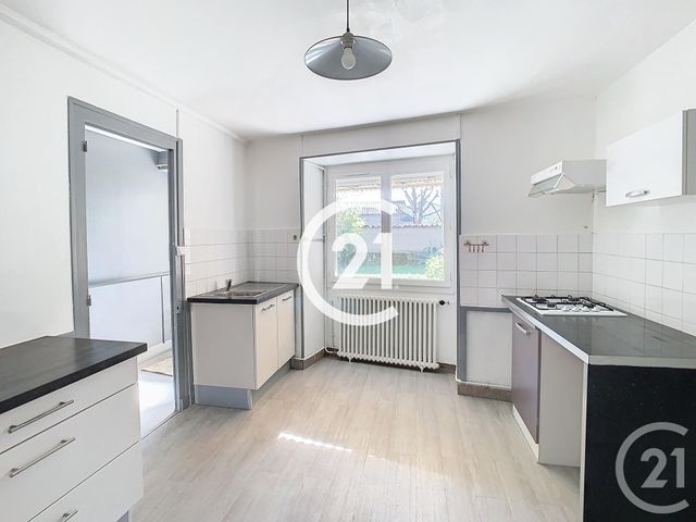 Maison à vendre - 5 pièces - 110 m2 - Chateaubernard - 16 - POITOU-CHARENTES