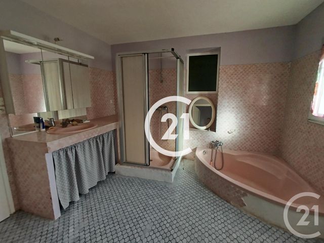 Maison à vendre - 6 pièces - 188 m2 - Boutiers St Trojan - 16 - POITOU-CHARENTES