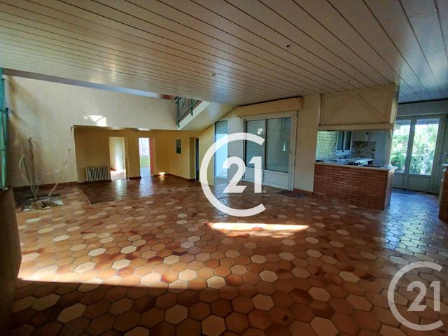 Maison à vendre - 6 pièces - 188 m2 - Boutiers St Trojan - 16 - POITOU-CHARENTES