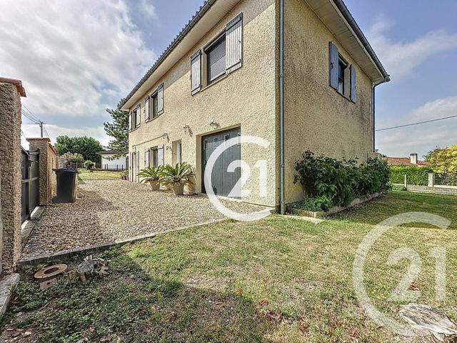 Maison à vendre - 6 pièces - 174 m2 - Chateaubernard - 16 - POITOU-CHARENTES