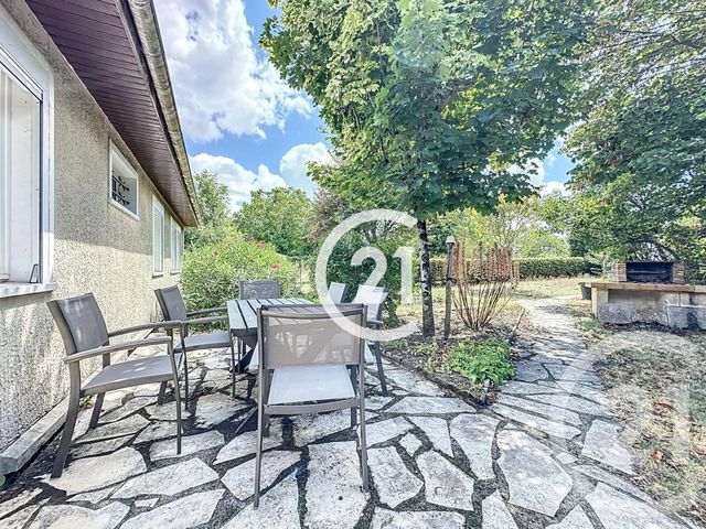 Maison à vendre - 4 pièces - 109 m2 - Chateaubernard - 16 - POITOU-CHARENTES