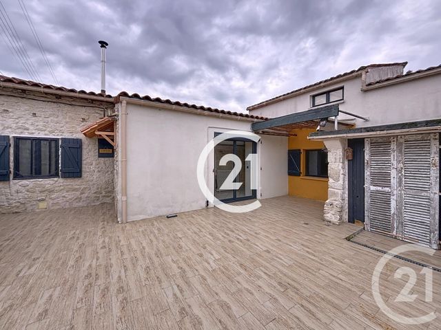 Maison à vendre - 4 pièces - 128 m2 - Chateaubernard - 16 - POITOU-CHARENTES