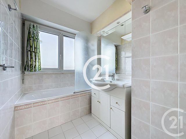 Appartement T4 à vendre - 4 pièces - 84,50 m2 - Cognac - 16 - POITOU-CHARENTES