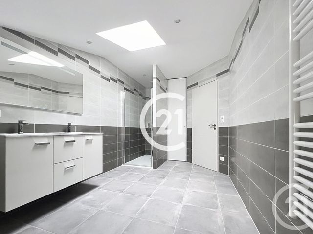 Maison à louer - 6 pièces - 153 m2 - Jarnac Champagne - 17 - POITOU-CHARENTES