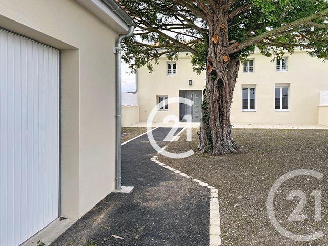 Maison à louer - 6 pièces - 153 m2 - Jarnac Champagne - 17 - POITOU-CHARENTES