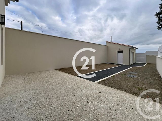 Maison à louer - 4 pièces - 125 m2 - Jarnac Champagne - 17 - POITOU-CHARENTES