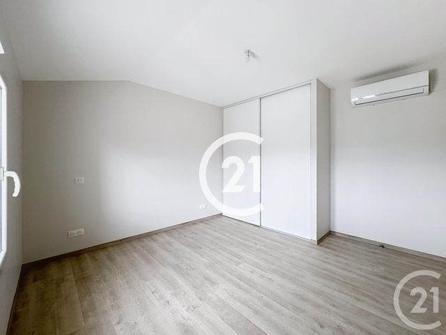 Maison à louer - 4 pièces - 125 m2 - Jarnac Champagne - 17 - POITOU-CHARENTES