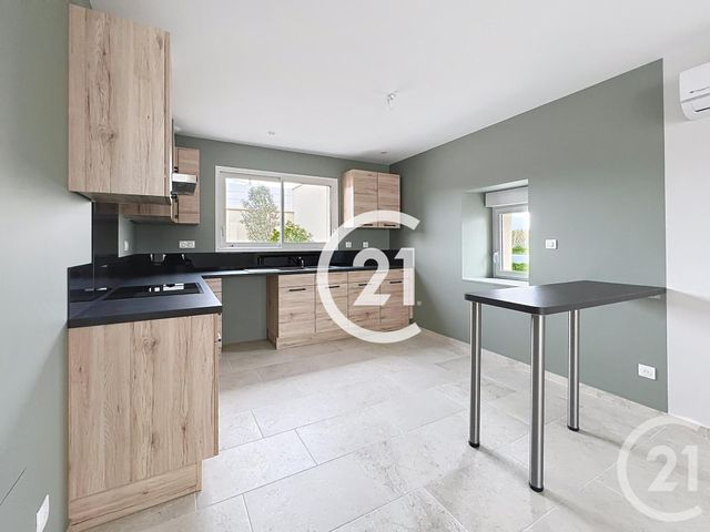 Maison à louer - 4 pièces - 125 m2 - Jarnac Champagne - 17 - POITOU-CHARENTES