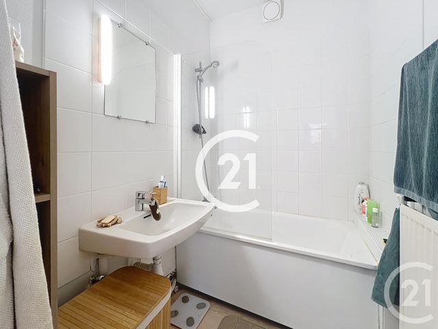 Appartement F3 &agrave; louer - 3 pi&egrave;ces - 60 m2 - Cognac - 16 - POITOU-CHARENTES