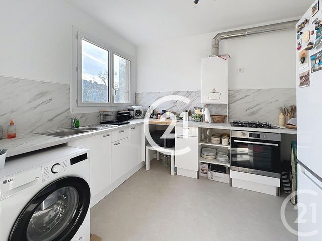 Appartement F3 &agrave; louer - 3 pi&egrave;ces - 60 m2 - Cognac - 16 - POITOU-CHARENTES