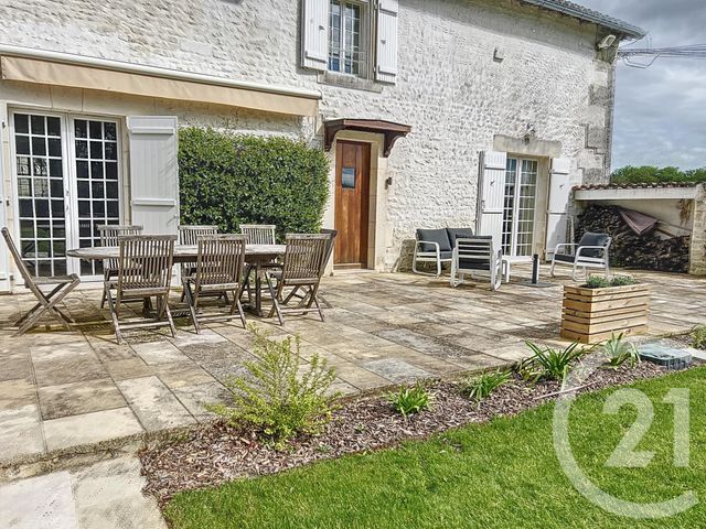Maison à louer - 5 pièces - 166 m2 - St Laurent De Cognac - 16 - POITOU-CHARENTES