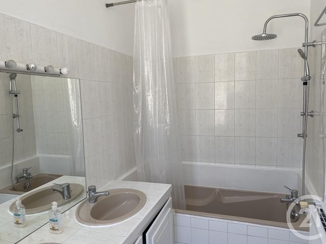 Maison &agrave; louer - 3 pi&egrave;ces - 81 m2 - Cognac - 16 - POITOU-CHARENTES