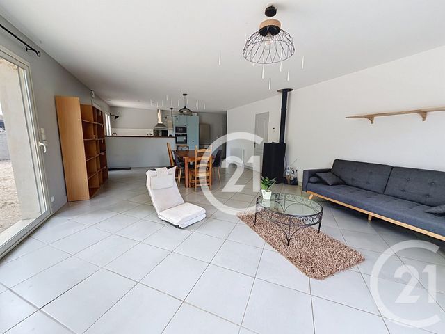 Maison &agrave; louer - 3 pi&egrave;ces - 84,50 m2 - Chassors - 16 - POITOU-CHARENTES