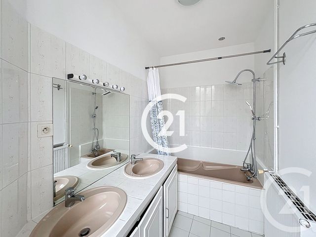 Maison &agrave; vendre - 3 pi&egrave;ces - 81 m2 - Cognac - 16 - POITOU-CHARENTES