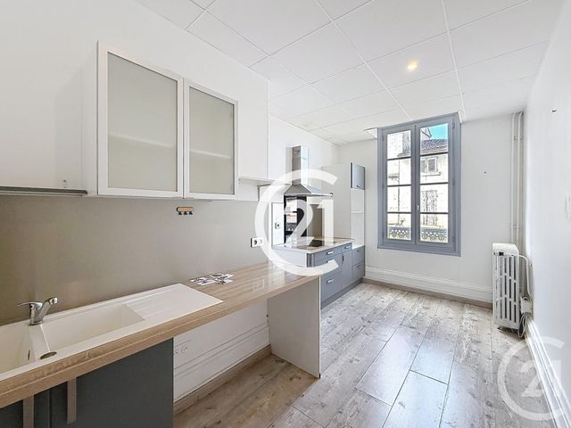 Appartement F4 &agrave; louer - 4 pi&egrave;ces - 127 m2 - Cognac - 16 - POITOU-CHARENTES