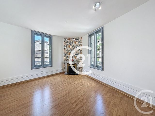 Appartement F4 &agrave; louer - 4 pi&egrave;ces - 127 m2 - Cognac - 16 - POITOU-CHARENTES