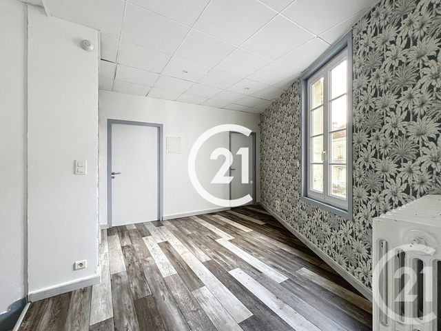 Appartement F4 &agrave; louer - 4 pi&egrave;ces - 127 m2 - Cognac - 16 - POITOU-CHARENTES