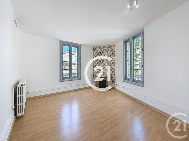 Appartement F4 &agrave; louer - 4 pi&egrave;ces - 127 m2 - Cognac - 16 - POITOU-CHARENTES