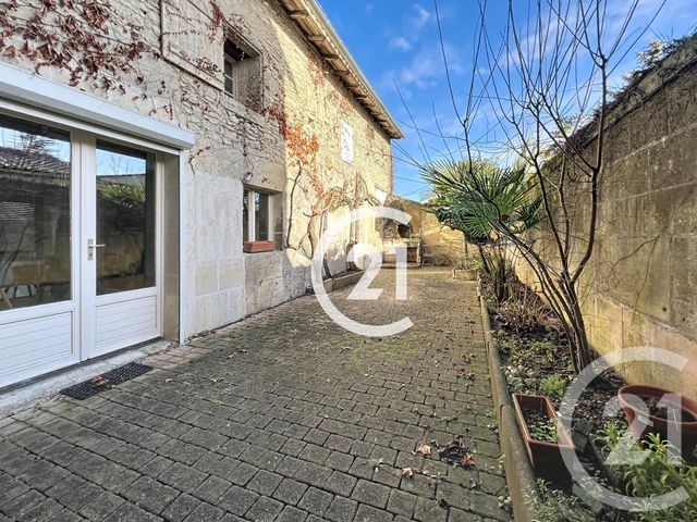 Maison &agrave; louer - 6 pi&egrave;ces - 179 m2 - Cognac - 16 - POITOU-CHARENTES