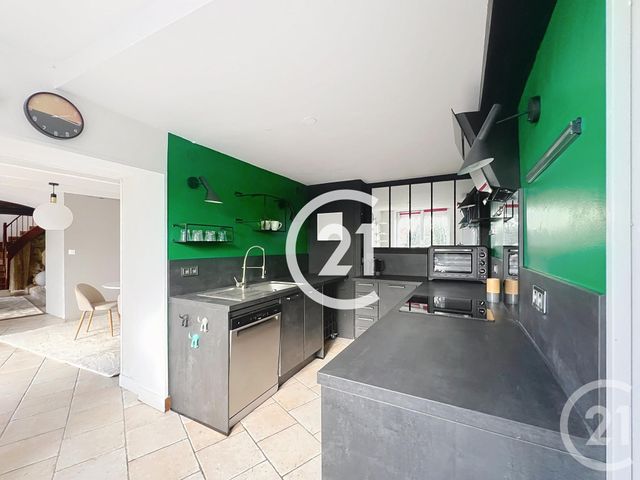 Maison &agrave; louer - 5 pi&egrave;ces - 111 m2 - St Brice - 16 - POITOU-CHARENTES