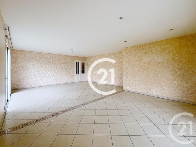 Maison &agrave; louer - 5 pi&egrave;ces - 149 m2 - Merpins - 16 - POITOU-CHARENTES