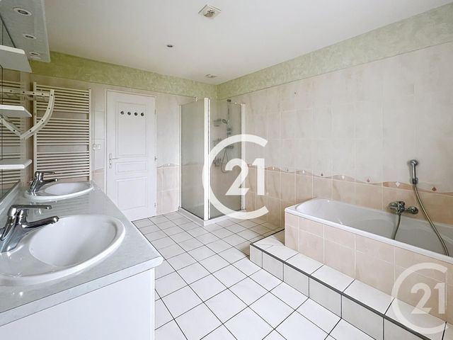 Maison &agrave; louer - 5 pi&egrave;ces - 149 m2 - Merpins - 16 - POITOU-CHARENTES