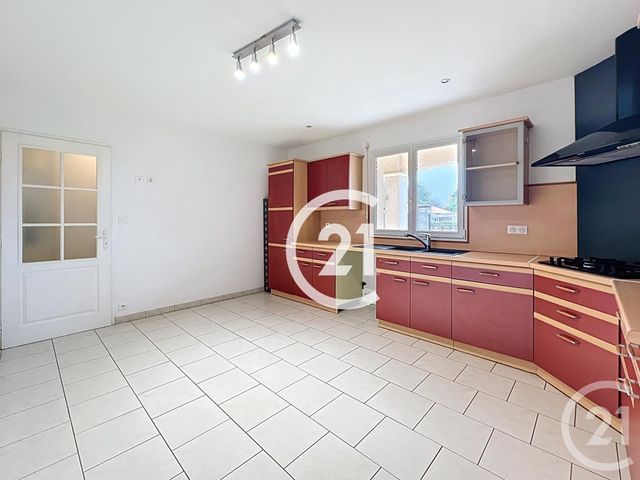 Maison &agrave; louer - 5 pi&egrave;ces - 149 m2 - Merpins - 16 - POITOU-CHARENTES