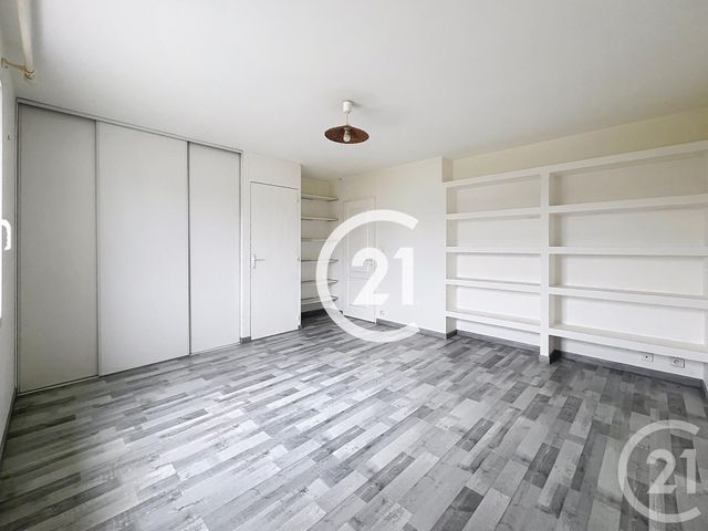 Maison &agrave; louer - 5 pi&egrave;ces - 149 m2 - Merpins - 16 - POITOU-CHARENTES