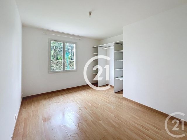 Maison &agrave; louer - 5 pi&egrave;ces - 149 m2 - Merpins - 16 - POITOU-CHARENTES