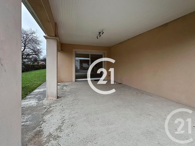 Maison &agrave; louer - 5 pi&egrave;ces - 149 m2 - Merpins - 16 - POITOU-CHARENTES