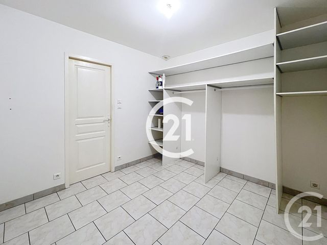 Maison &agrave; louer - 5 pi&egrave;ces - 149 m2 - Merpins - 16 - POITOU-CHARENTES