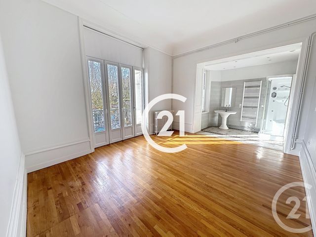 Appartement &agrave; louer - 4 pi&egrave;ces - 152 m2 - Cognac - 16 - POITOU-CHARENTES