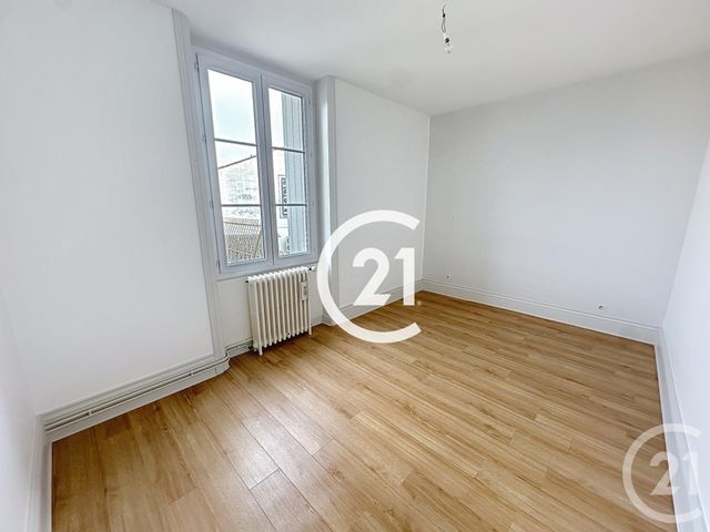 Appartement &agrave; louer - 4 pi&egrave;ces - 152 m2 - Cognac - 16 - POITOU-CHARENTES
