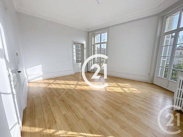 Appartement &agrave; louer - 4 pi&egrave;ces - 152 m2 - Cognac - 16 - POITOU-CHARENTES