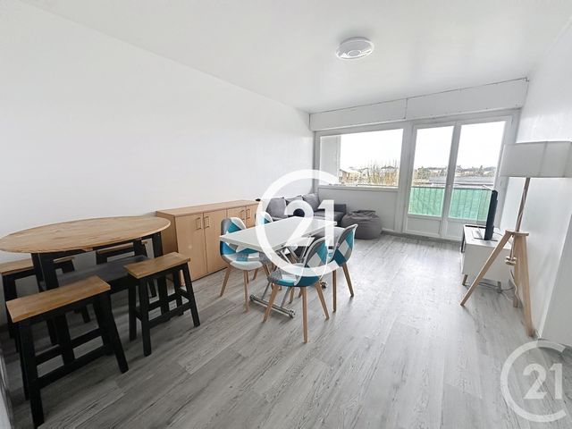 Appartement F3 &agrave; louer - 3 pi&egrave;ces - 62 m2 - Cognac - 16 - POITOU-CHARENTES