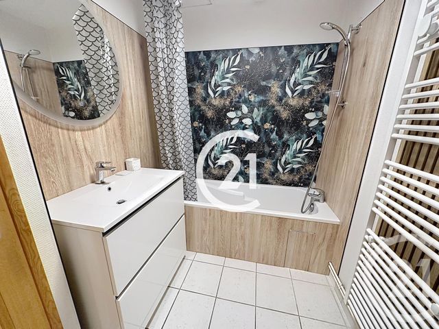 Appartement F3 &agrave; louer - 3 pi&egrave;ces - 65 m2 - Cognac - 16 - POITOU-CHARENTES