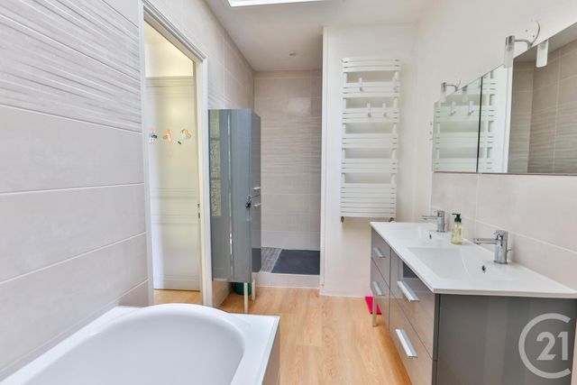 Maison &agrave; louer - 4 pi&egrave;ces - 110,40 m2 - Cognac - 16 - POITOU-CHARENTES