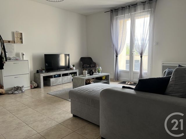 Appartement F2 &agrave; louer - 2 pi&egrave;ces - 50 m2 - Archiac - 17 - POITOU-CHARENTES
