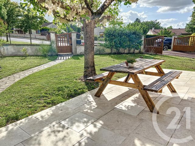 Maison &agrave; louer - 5 pi&egrave;ces - 114 m2 - Archiac - 17 - POITOU-CHARENTES