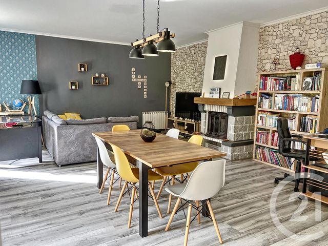 Maison &agrave; louer - 5 pi&egrave;ces - 114 m2 - Archiac - 17 - POITOU-CHARENTES